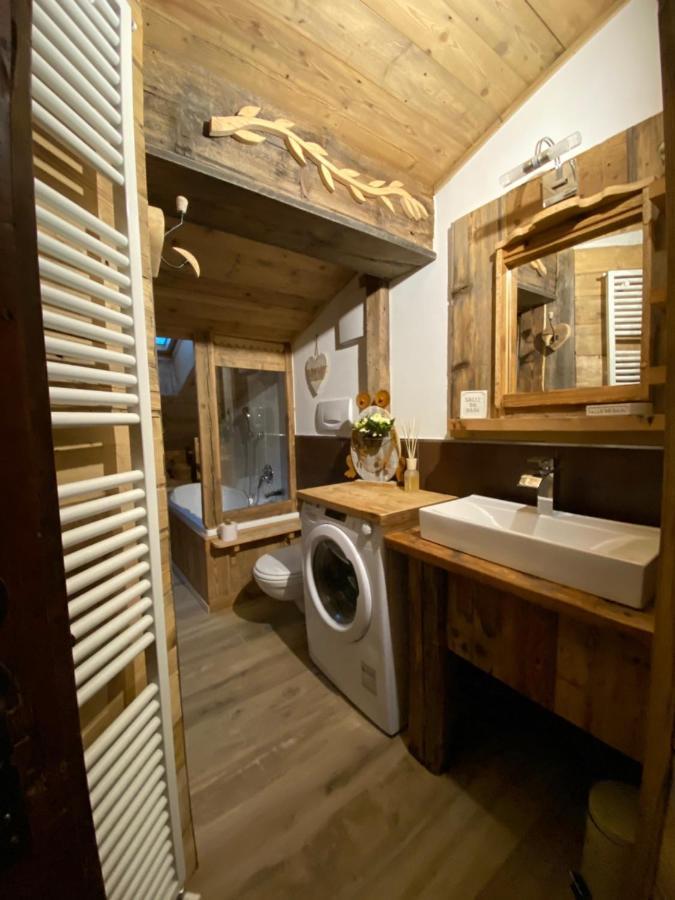 Calore Di Una Casa Di Montagna กัมปีเตลโลดีฟัสซา ภายนอก รูปภาพ