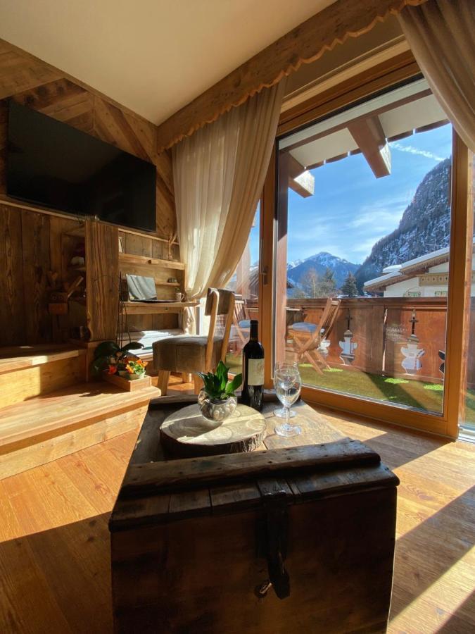 Calore Di Una Casa Di Montagna กัมปีเตลโลดีฟัสซา ภายนอก รูปภาพ