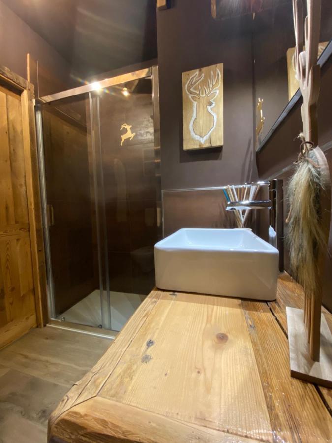 Calore Di Una Casa Di Montagna กัมปีเตลโลดีฟัสซา ภายนอก รูปภาพ