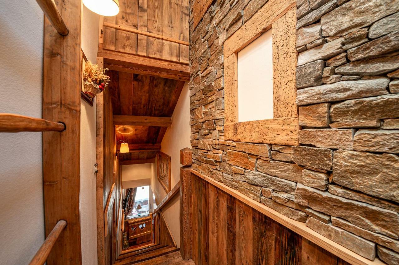 Calore Di Una Casa Di Montagna กัมปีเตลโลดีฟัสซา ภายนอก รูปภาพ